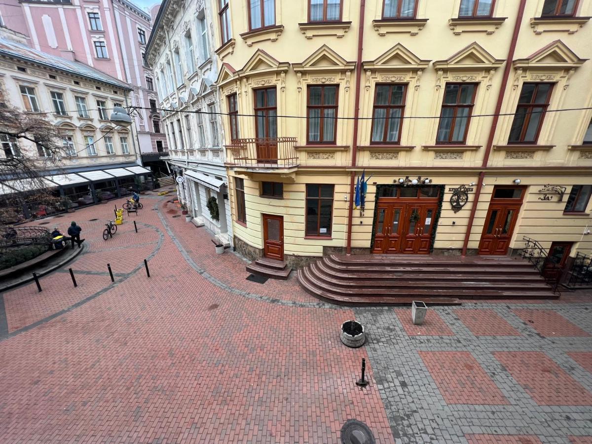 Апартаменти В Самому Центрі Львова В Проїзді Крива Липа Exterior foto